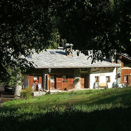Les Chevreuils Bed & Breakfast อินทรอด ภายนอก รูปภาพ