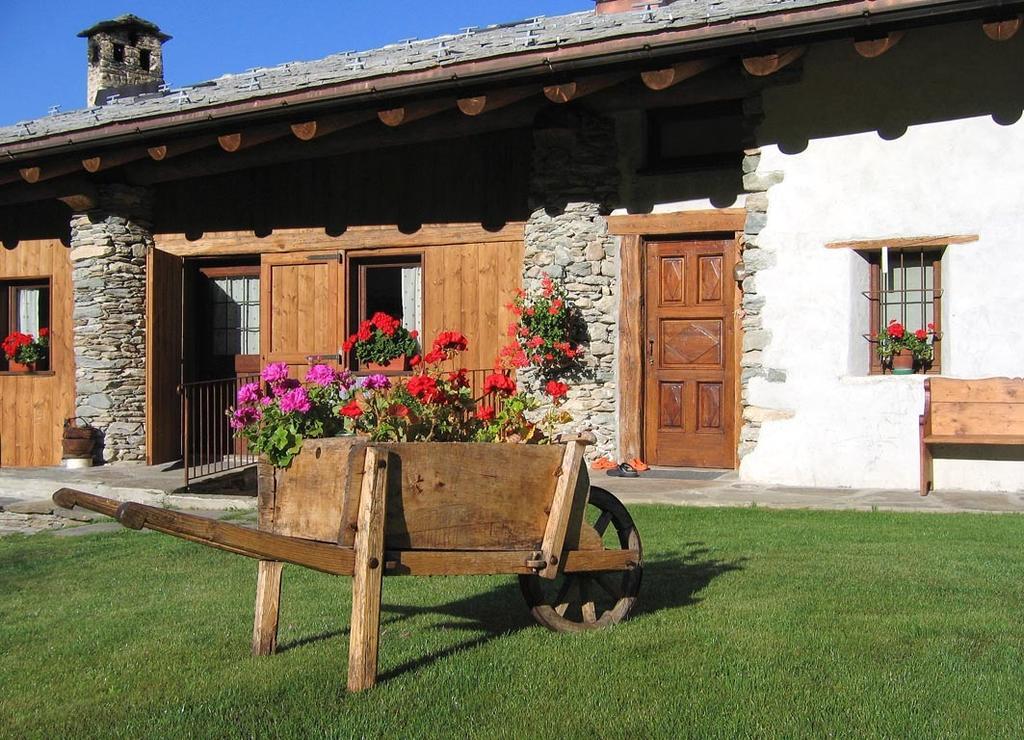 Les Chevreuils Bed & Breakfast อินทรอด ภายนอก รูปภาพ