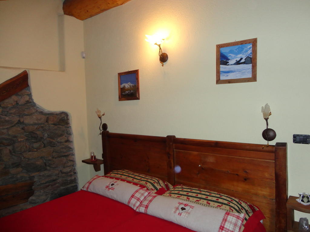 Les Chevreuils Bed & Breakfast อินทรอด ห้อง รูปภาพ