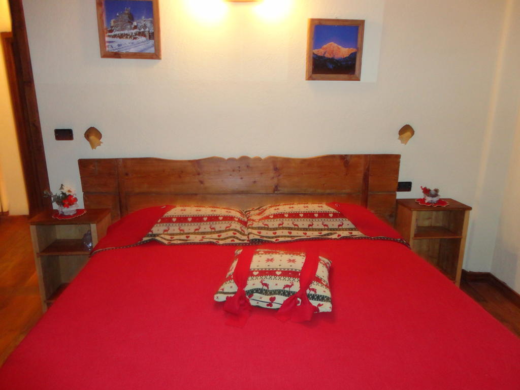 Les Chevreuils Bed & Breakfast อินทรอด ห้อง รูปภาพ