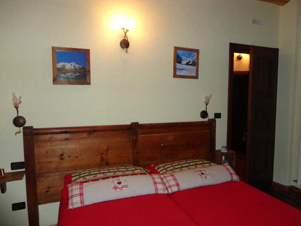 Les Chevreuils Bed & Breakfast อินทรอด ห้อง รูปภาพ